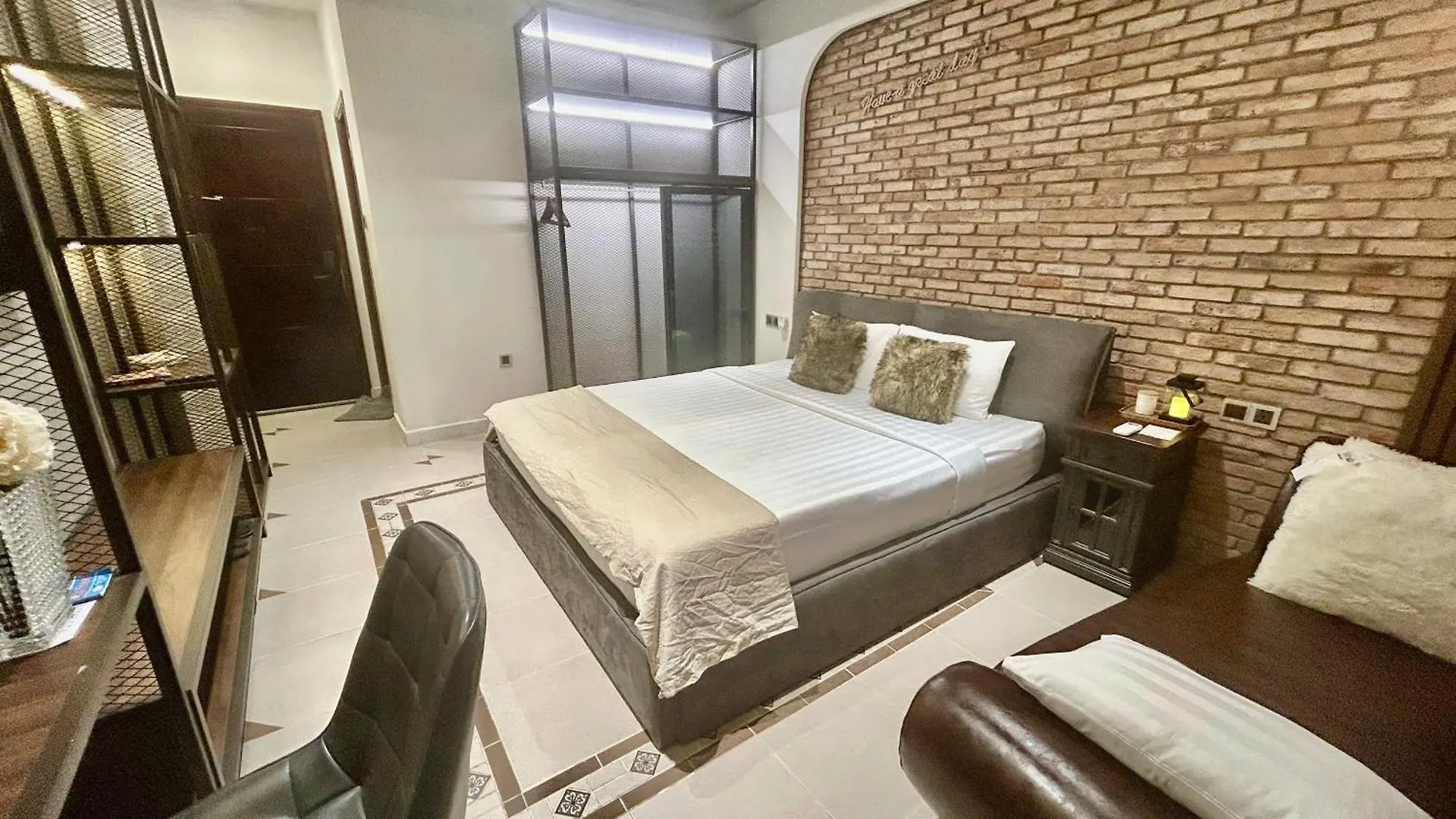 Tago Boutique - Free Airport Pick Up Hotel Ho Chi Minh City 3*,