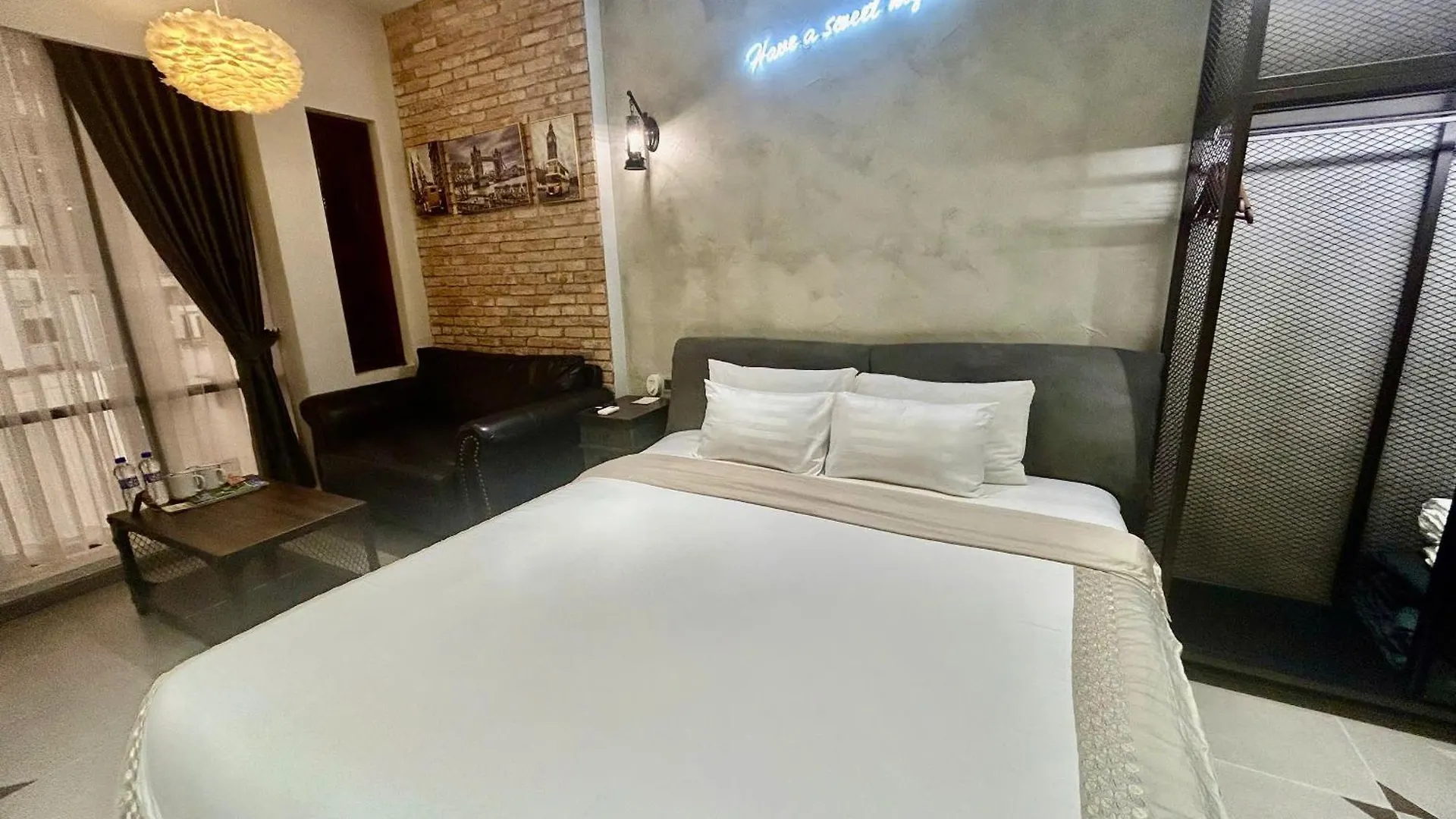 Tago Boutique - Free Airport Pick Up Hotel Ho Chi Minh City Vietnam