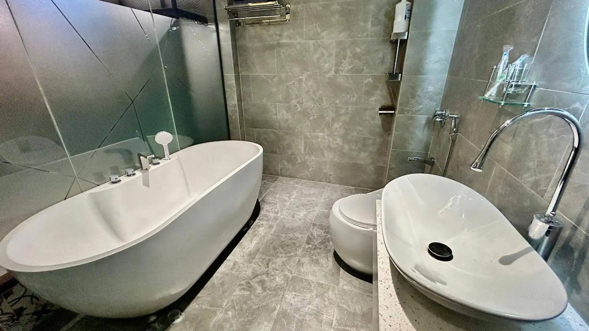 Tago Boutique - Free Airport Pick Up Hotel Ho Chi Minh City